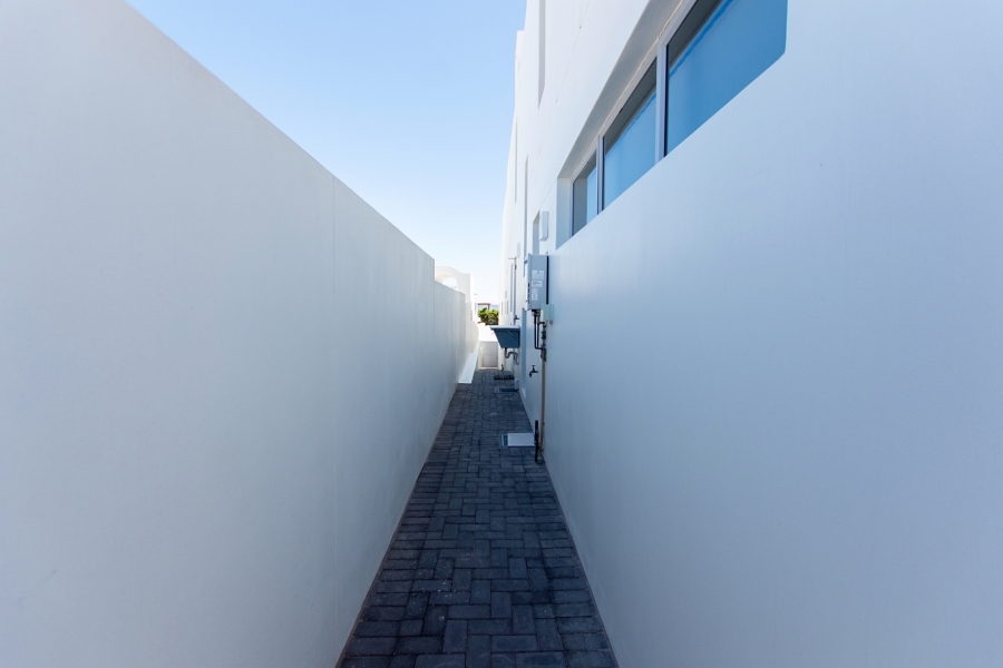 5 Bedroom Property for Sale in Paradise Beach Western Cape